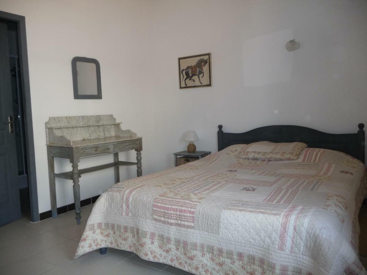 La Villages Chambres D'Hotes Vallabregues Ngoại thất bức ảnh
