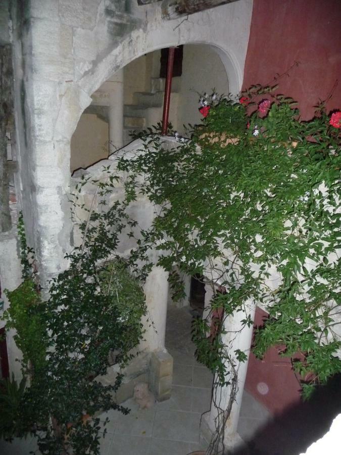 La Villages Chambres D'Hotes Vallabregues Ngoại thất bức ảnh