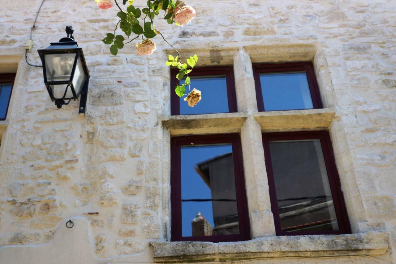 La Villages Chambres D'Hotes Vallabregues Ngoại thất bức ảnh